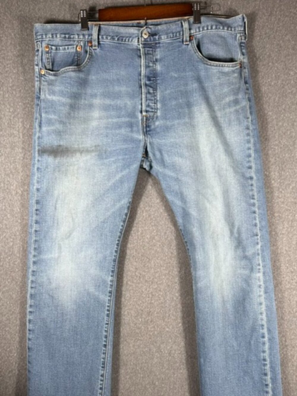Levis 501 Original Fit Button Fly Jeans Mens Sz 40x32 Medium Wash - See Pics